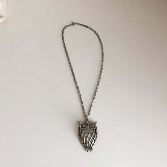 Vintage Owl Pendant Necklace Openwork Metal - Picture 4 of 7
